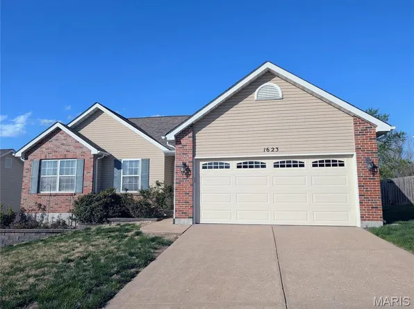 1623 Bermuda Dr, Festus, MO 63028
