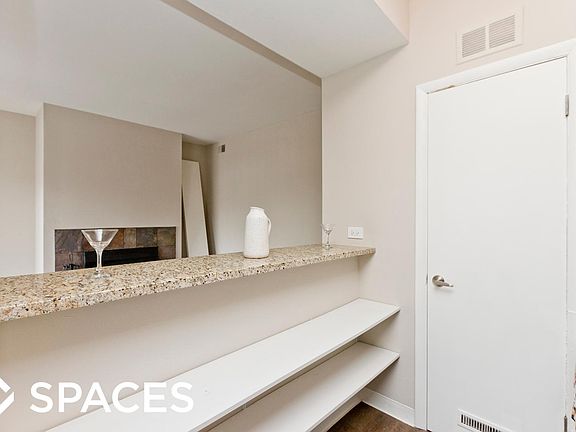 2nd image of 1816 N Halsted St #3