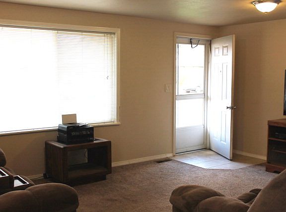 3rd image of 1224 Francis Ave