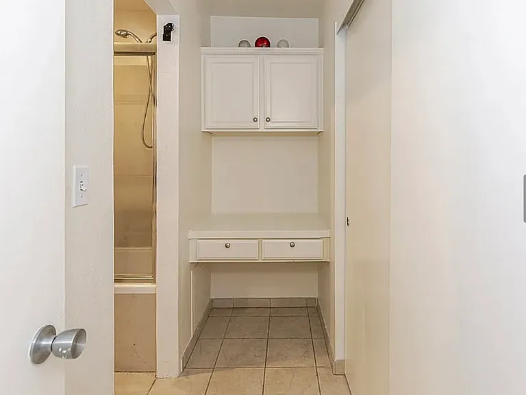 5325 Newcastle Ave — Photo 11