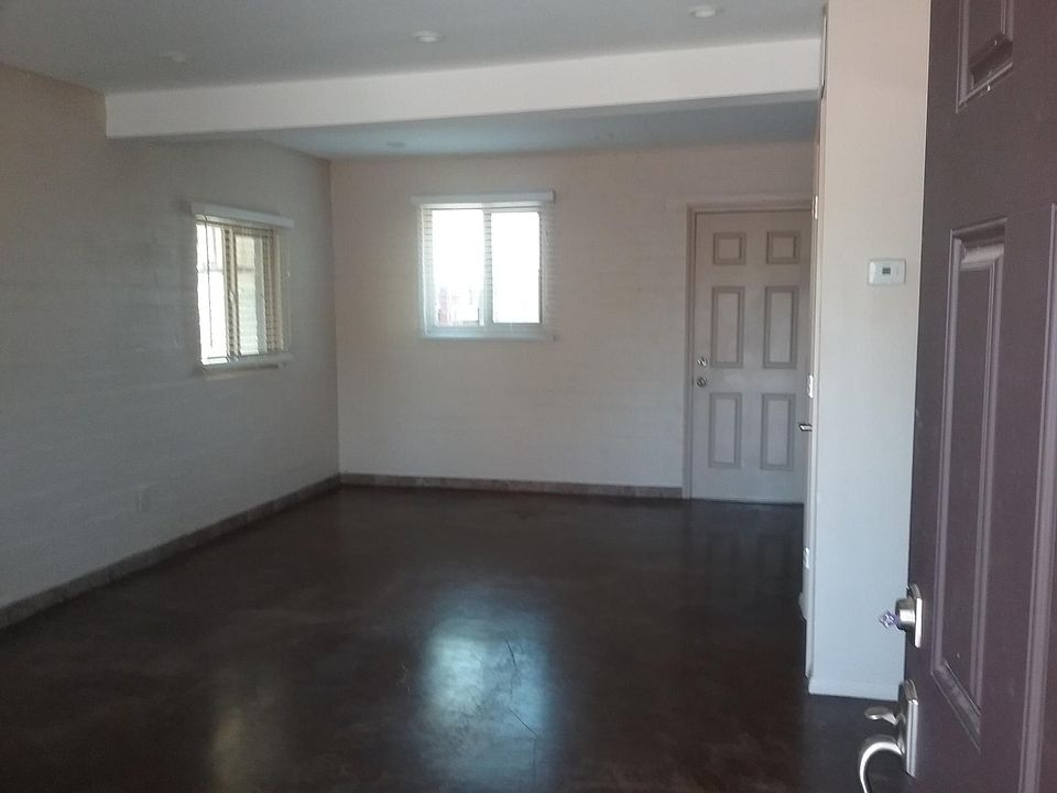 2nd image of 4648 E Fairmount St #A