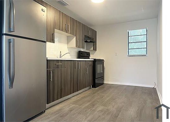 3rd image of 1610 N 25th St APT 4
