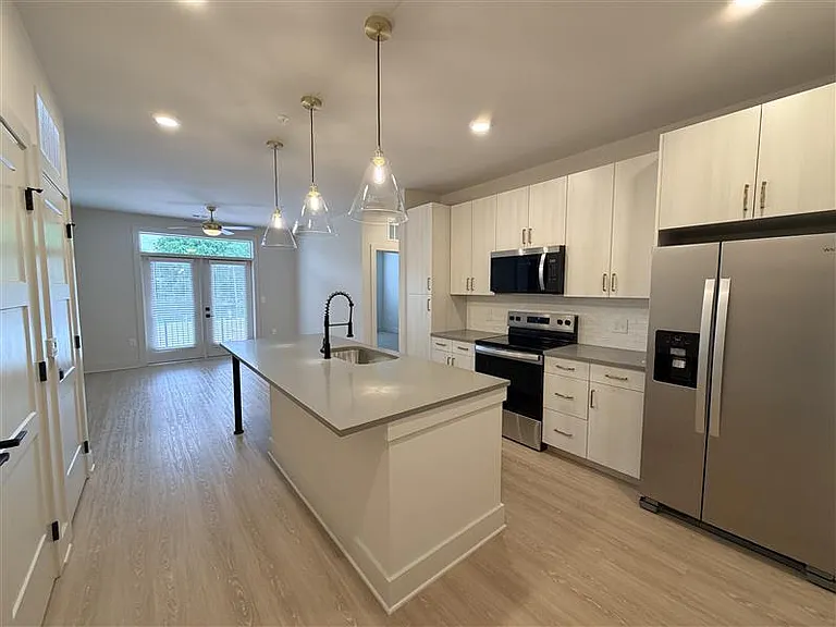 District on the Etowah Apartments — Photo 562