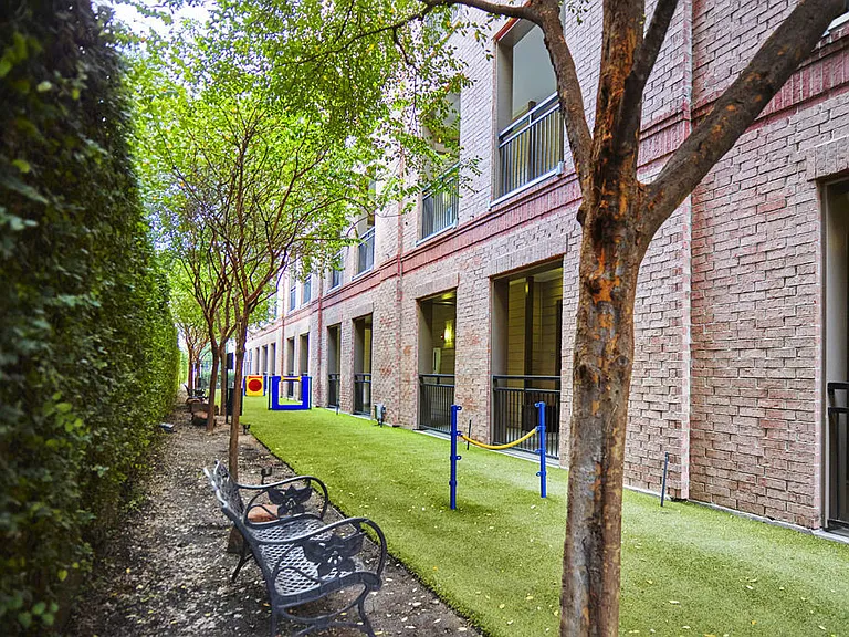 Camden Plaza — Photo 25