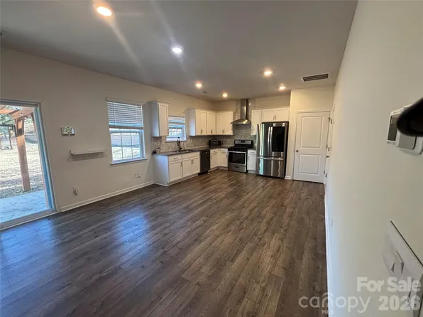 251 Final Stretch Ln, Clover, SC 29710