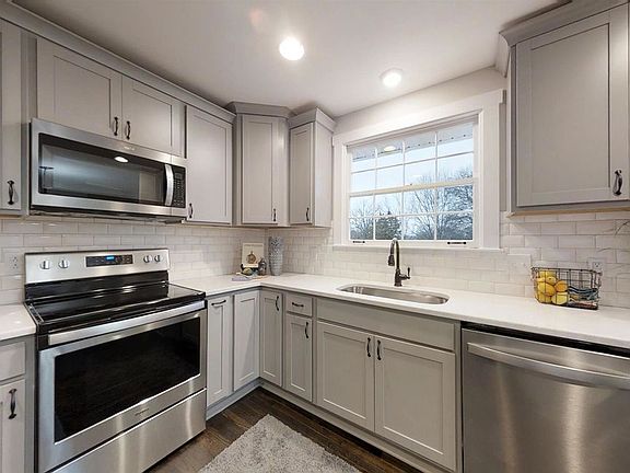 5th image of 228 Lakeside Park Dr