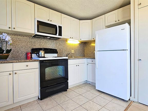 5th image of 620 McCully St APT 1102