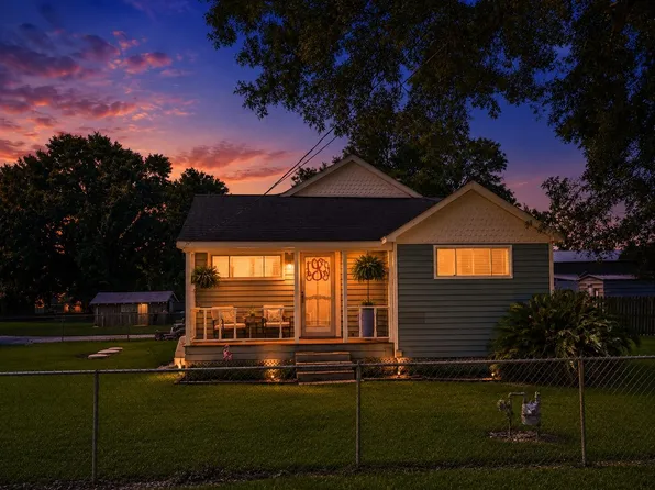 4765 S Garden Dr, Beaumont, TX 77705