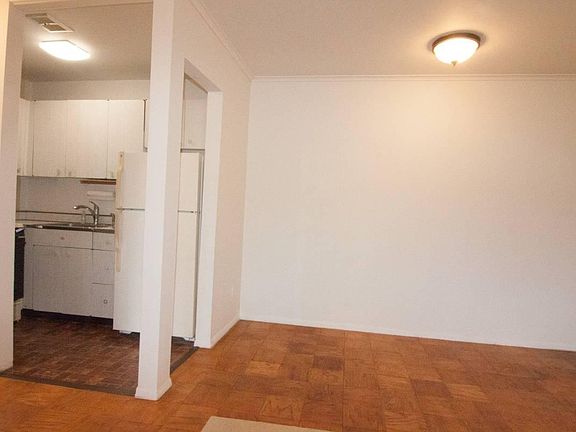 Dining area, kitchen