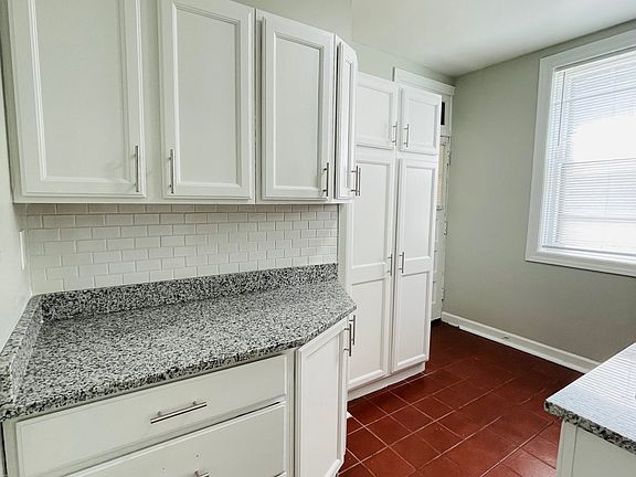 3rd image of 2018 W Estes Ave APT 1N