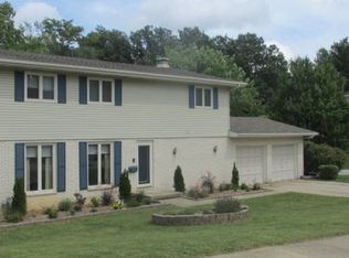 352 Point Bluff Dr, Decatur, IL 62521