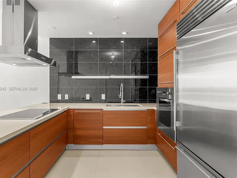 1100 Biscayne Blvd #3404 — Photo 16