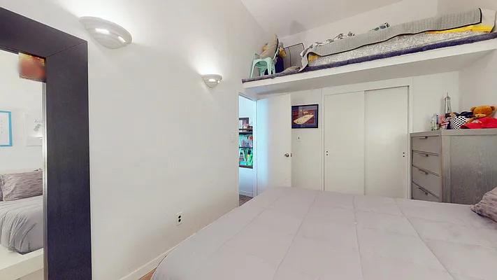 Rented by Bond New York | media 19