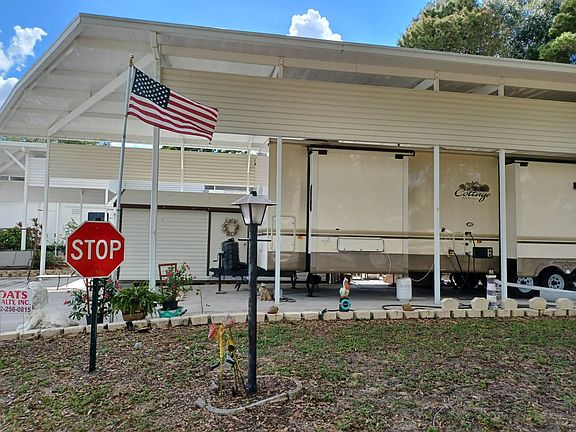 2nd image of 200 Broken Woods Blvd