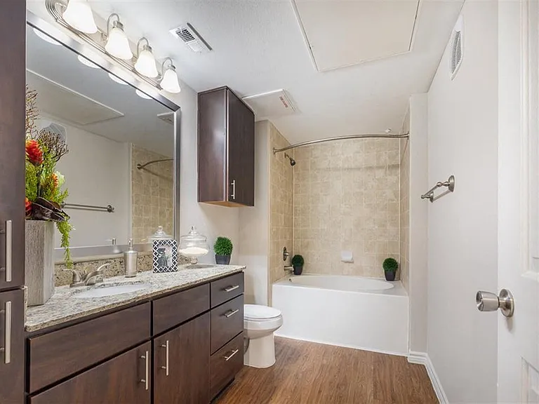 Delray Apartments — Photo 8