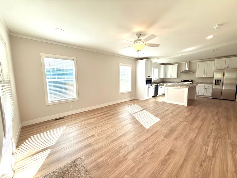 2137 N Royal St — Photo 3