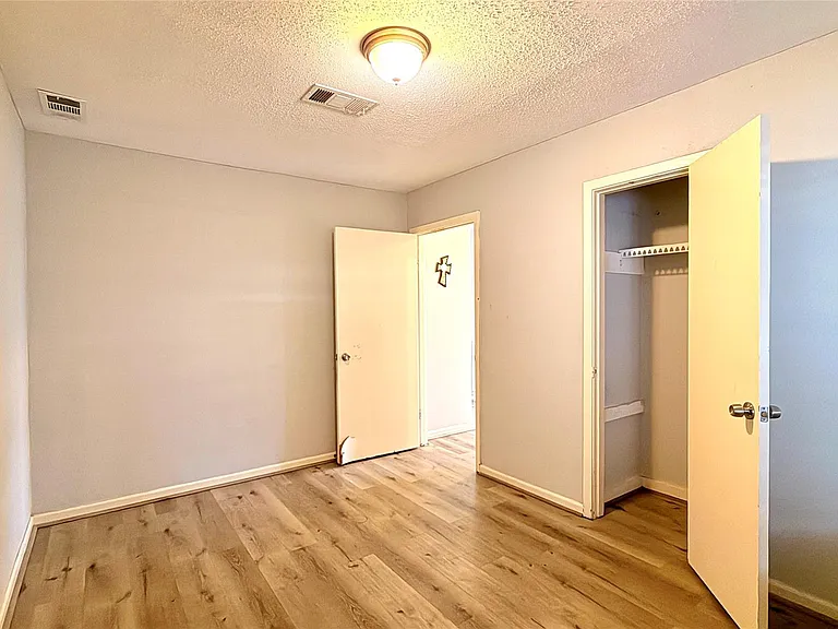 10502 Ambursen St — Photo 14