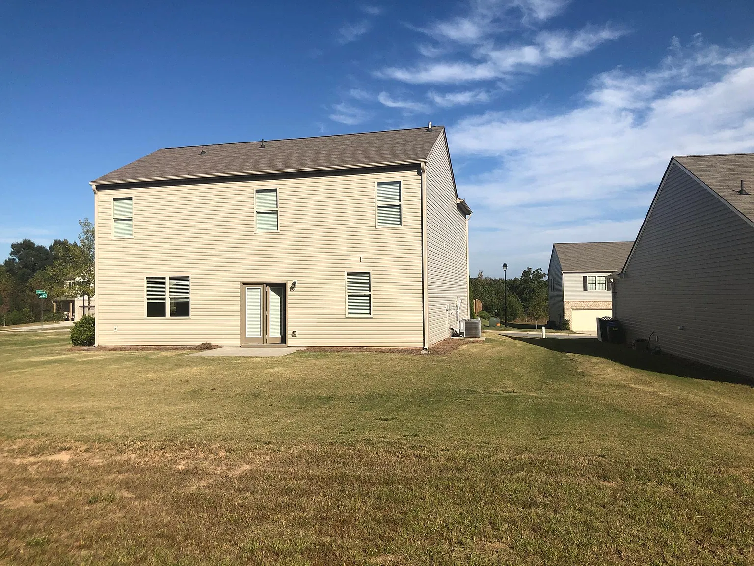 4 bed, 2.5 bath, 2176 sqft, $2,175 — Photo 4