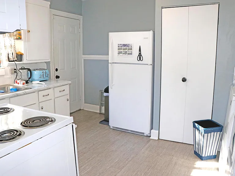 2321 Lyle Ave — Photo 25