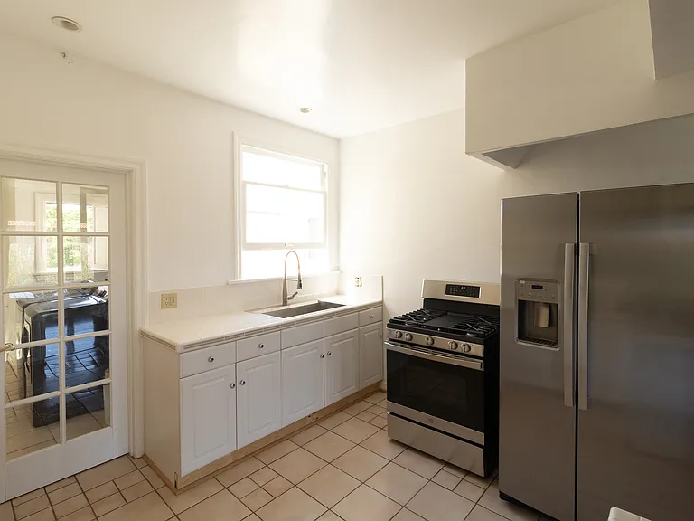1105 S Cloverdale Ave #5 — Photo 10