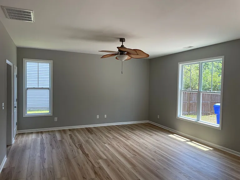 4019 Darrow Dr — Photo 4