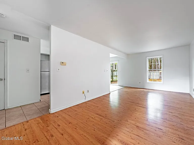 208 Whitetail Ct — Photo 4