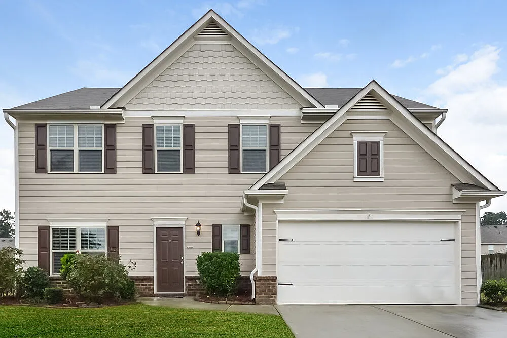 4 bed, 2.5 bath, 2541 sqft, $2,455 — Photo 1