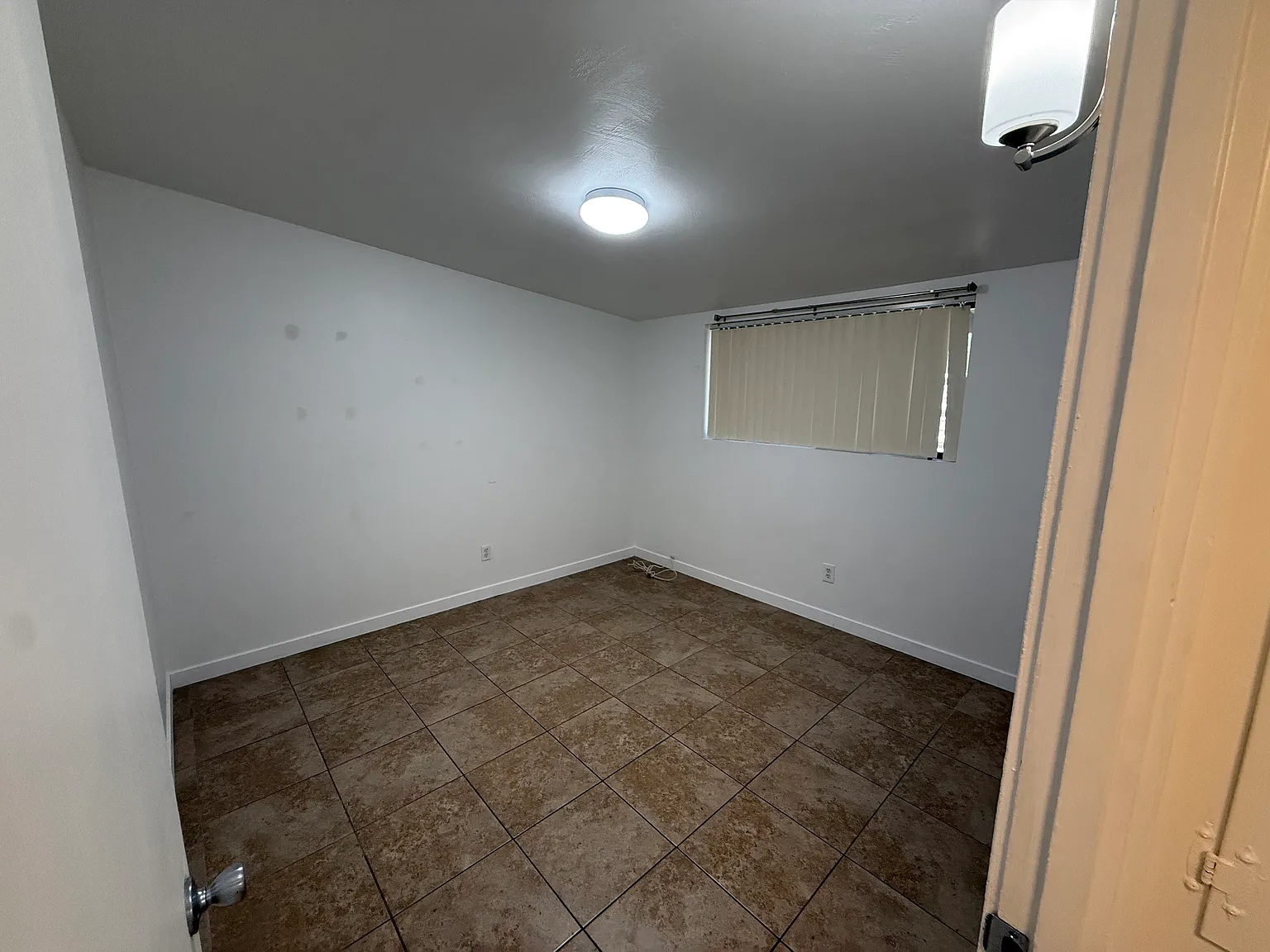 2 bed, 750 sqft, $1,600 — Photo 3