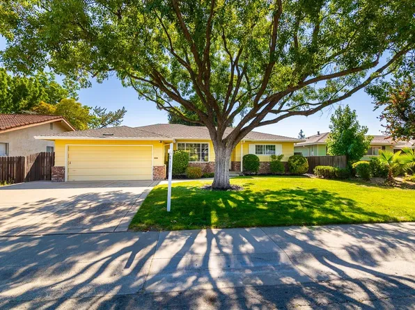 7415 Mooncrest Way, Sacramento, CA 95831