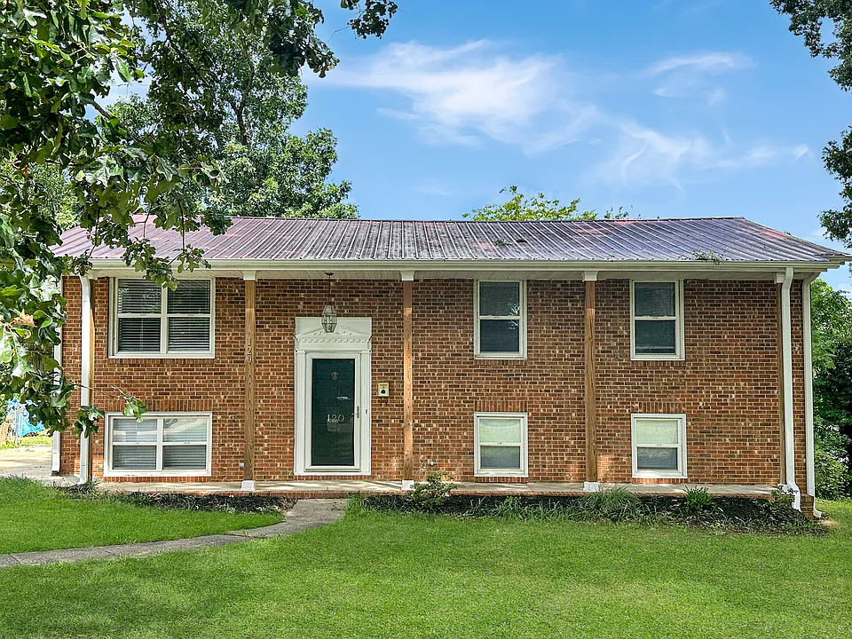120 Eastway Ln