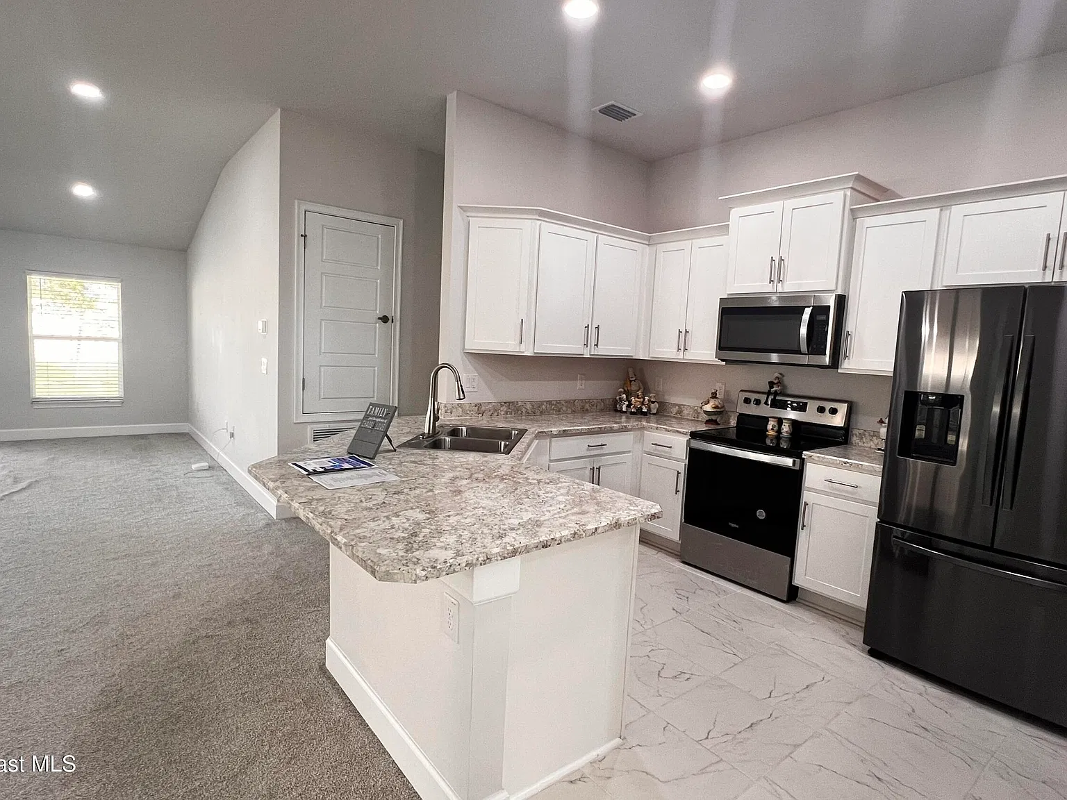4 bed, 2.0 bath, 1668 sqft, $2,300 — Photo 4