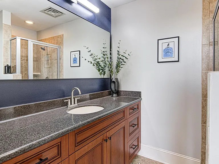 836 Oak St #500 — Photo 31