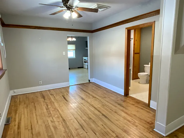 1702 Iowa Ave — Photo 8