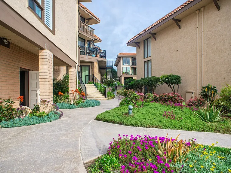 190 Del Mar Shores Ter #ID1255610P — Photo 8