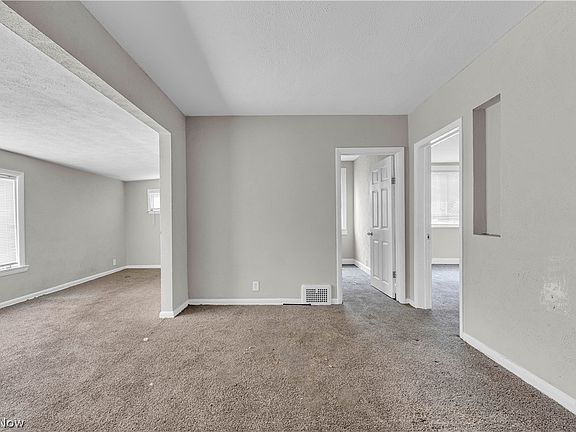 4th image of 3756 E 143rd St
