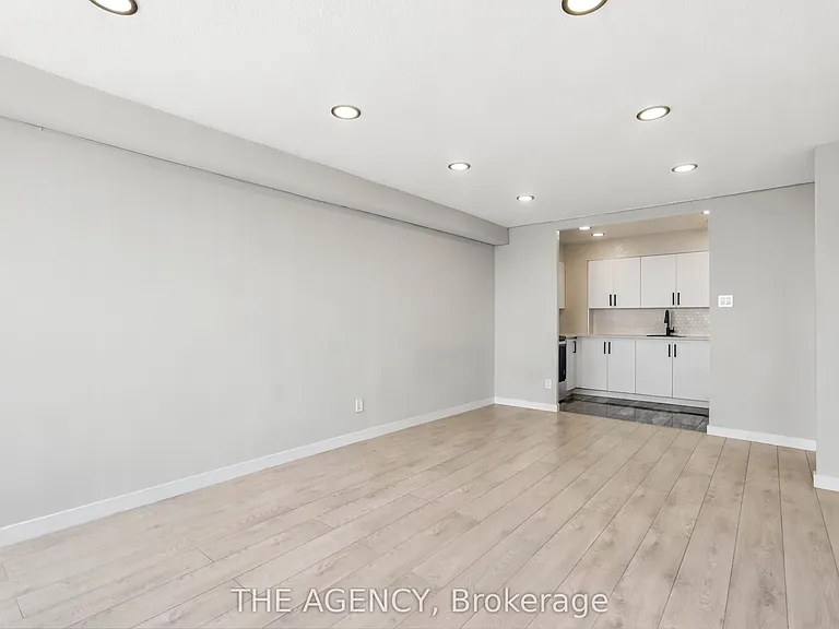 2350 Dundas St W #2911A — Photo 17