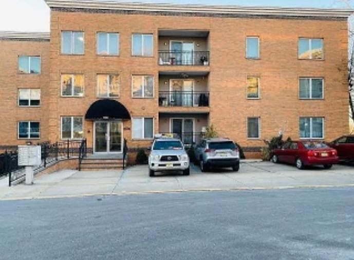 Entrance & outside Parking