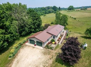 S2472 Henderson Rd, Wonewoc, WI 53968