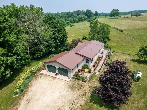 S2472 Henderson Road, Wonewoc, WI 53968