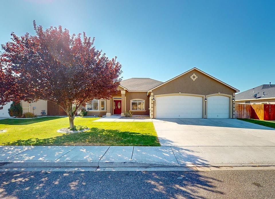 1st image of 8805 W Clearwater Pl