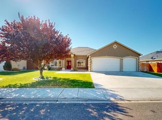 8805 W Clearwater Pl, Kennewick, WA 99336