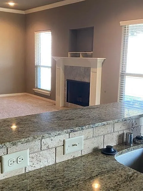 3 bed, 1862 sqft, $2,150 — Photo 3