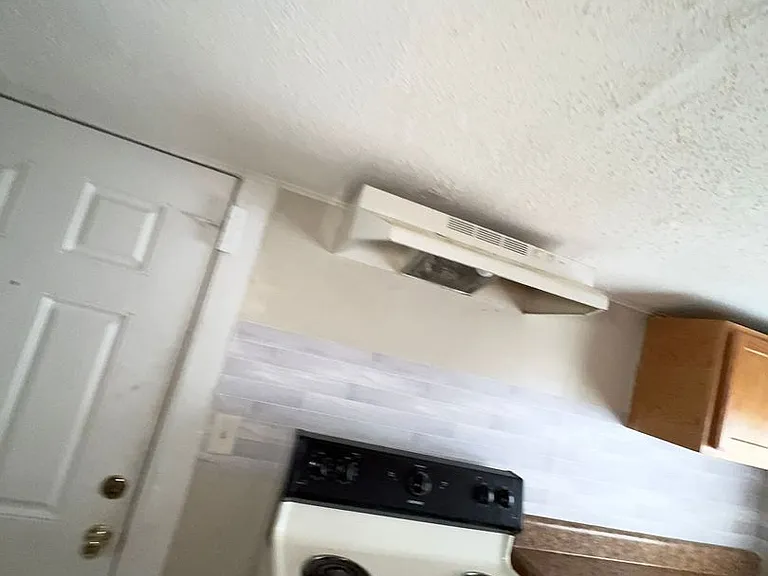 1703 McCarthy Ave — Photo 30