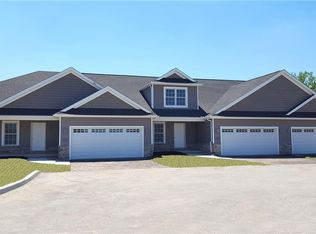 11B Essex Woods, Buffalo, NY 14228