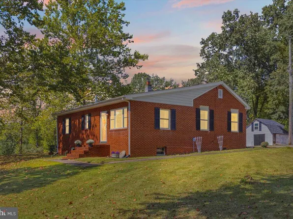 1042 George James Loop, Radiant, VA 22732