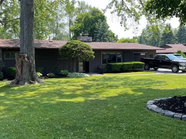 912 Escarpment Dr, Lewiston, NY 14092