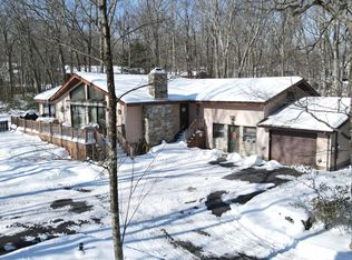 432 Maple Ridge Dr, Lords Valley, PA 18428