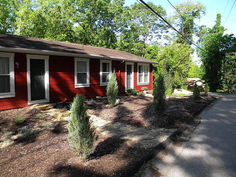 27 Hambrick Rd #B — Photo 7