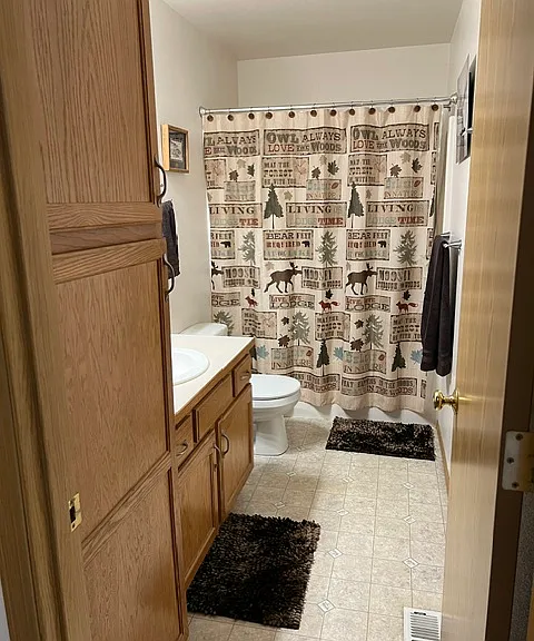 Main bathroom