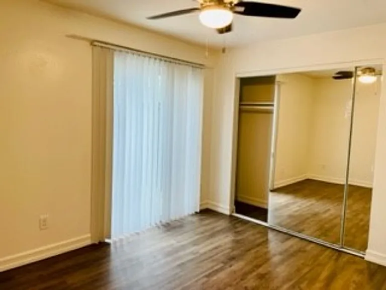 321 Hillside Ter — Photo 17